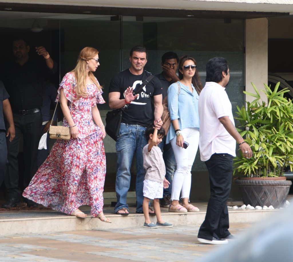 Iulia is often spotted with Salman's family 