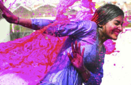 Holi Special:How to Protect your Skin and Hair This Holi ?